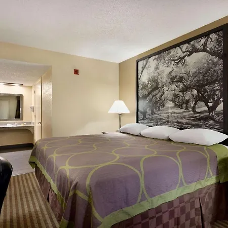 Super 8 By Wyndham Ruston Motel